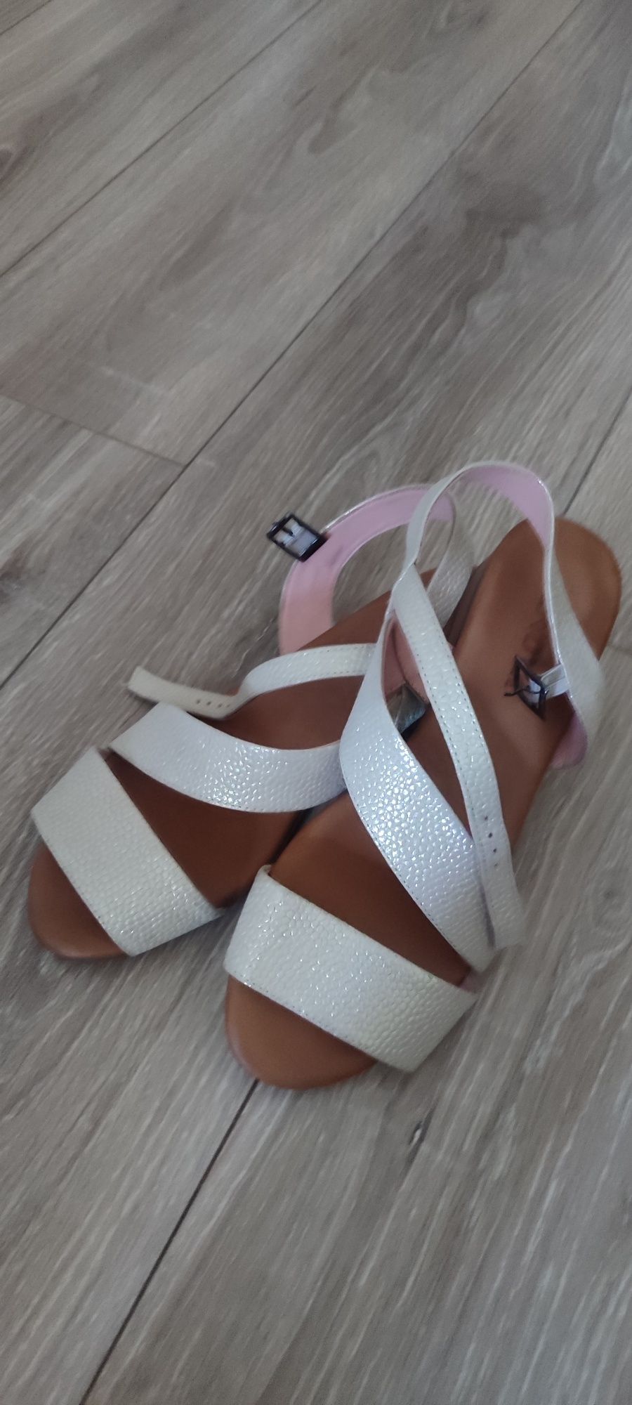 Новые женские сандали