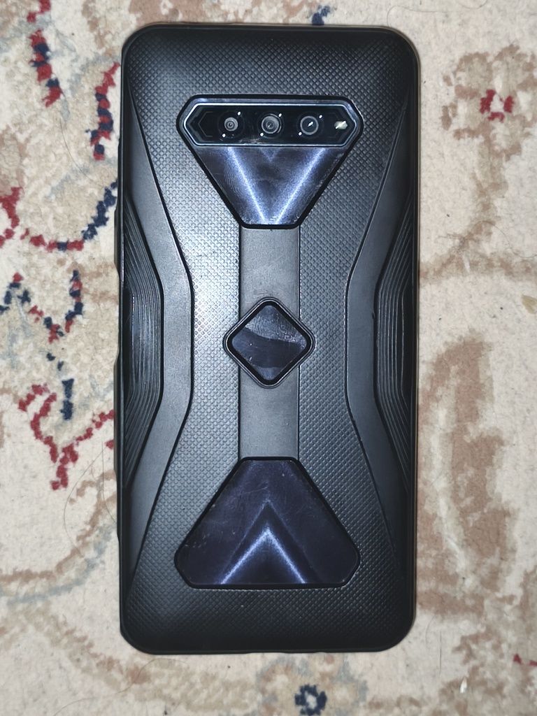 Смартфон Xiaomi Black Shark 4