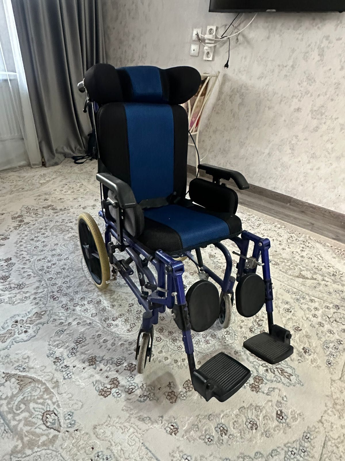 Инвалидная коляска новая