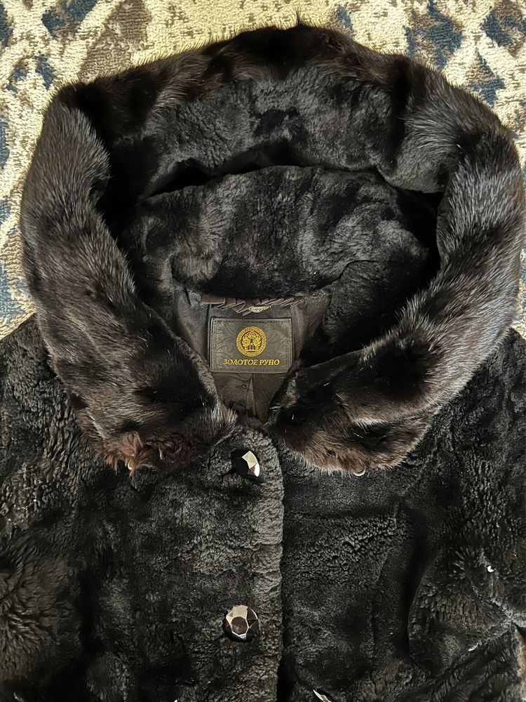 Продам мутоновую шубу