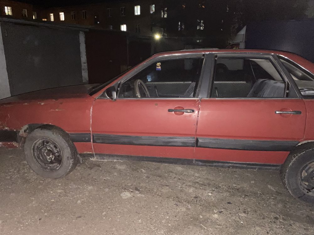 Продам ауди 100 с3 на полном ходу