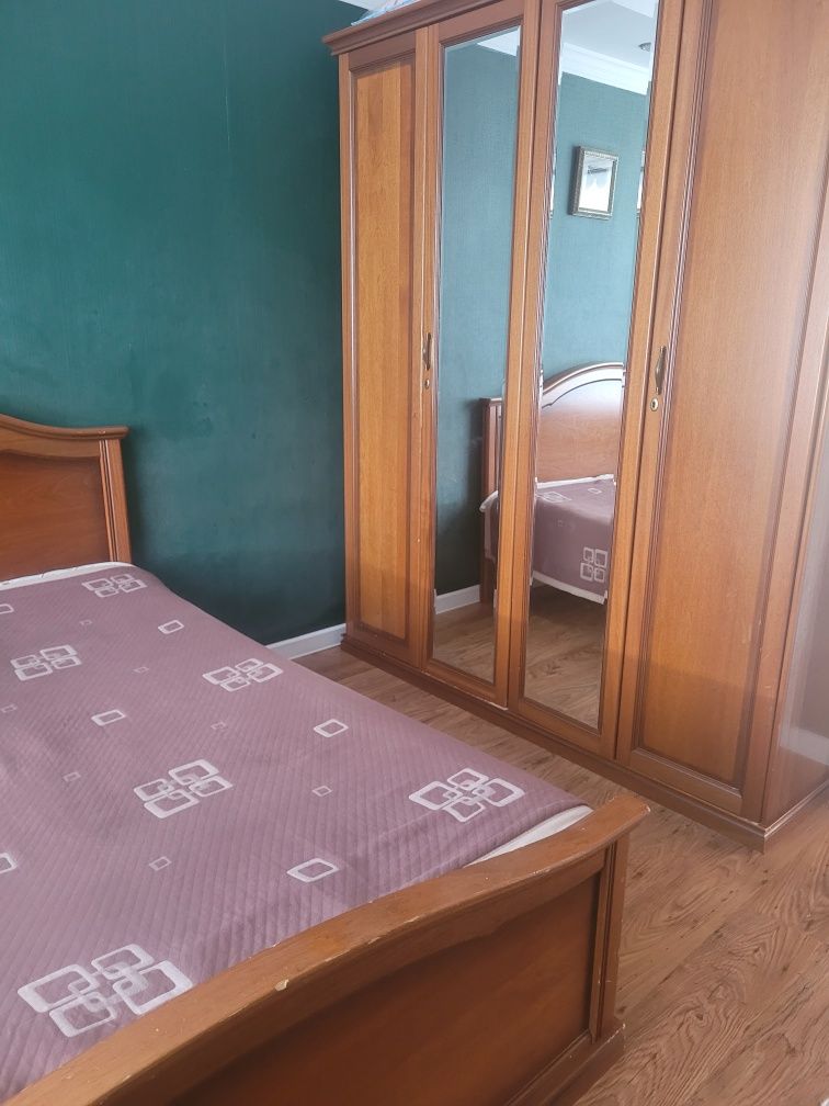 Кровать и шкаф б/у