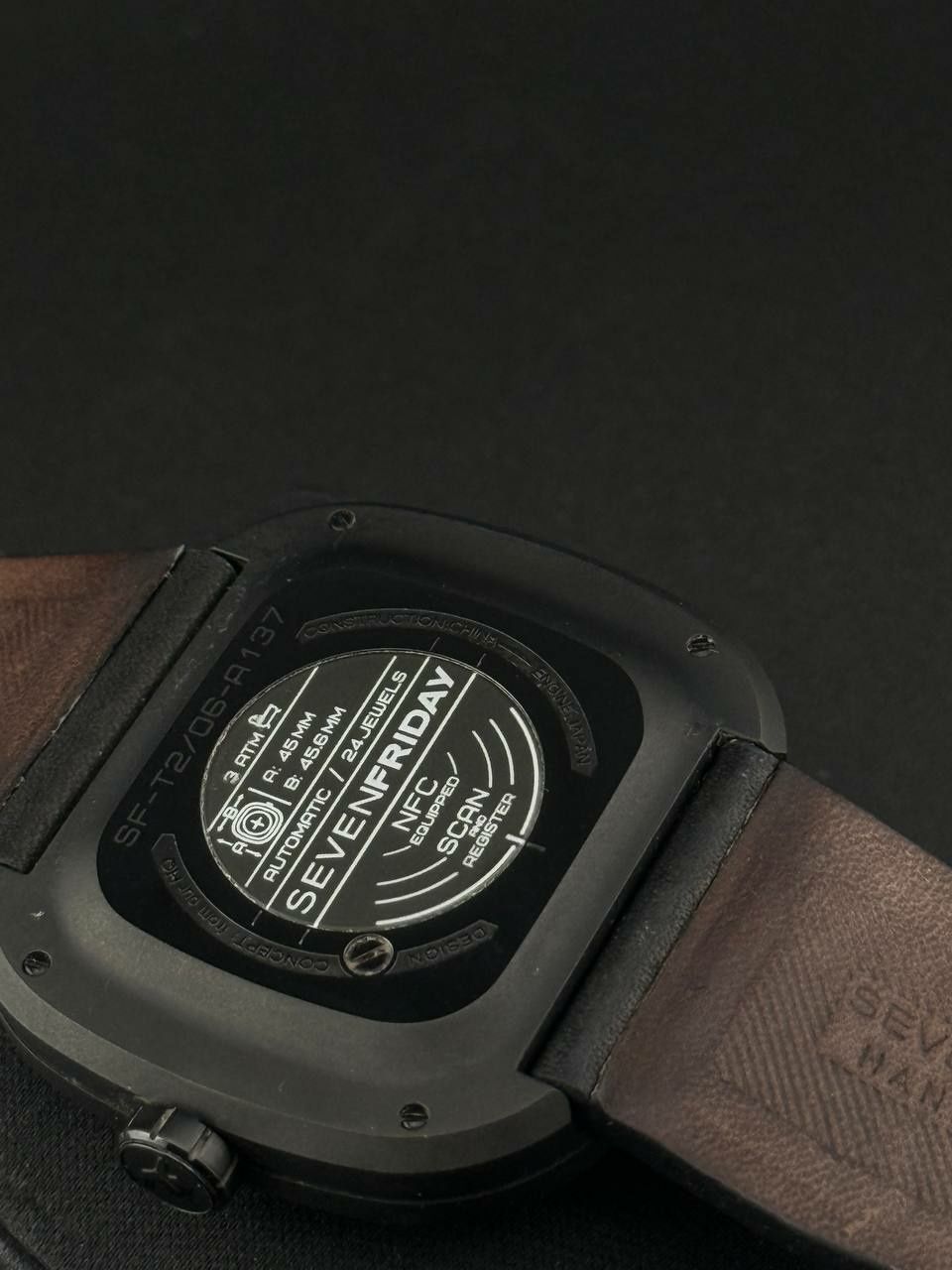 Продам часы SevenFriday