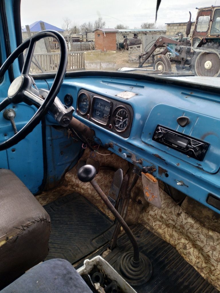 Зил тягач 8метровый/////////////////