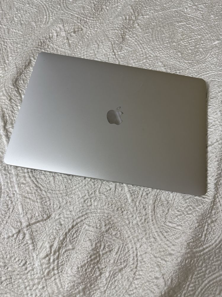 Macbook pro 16 touchbar
