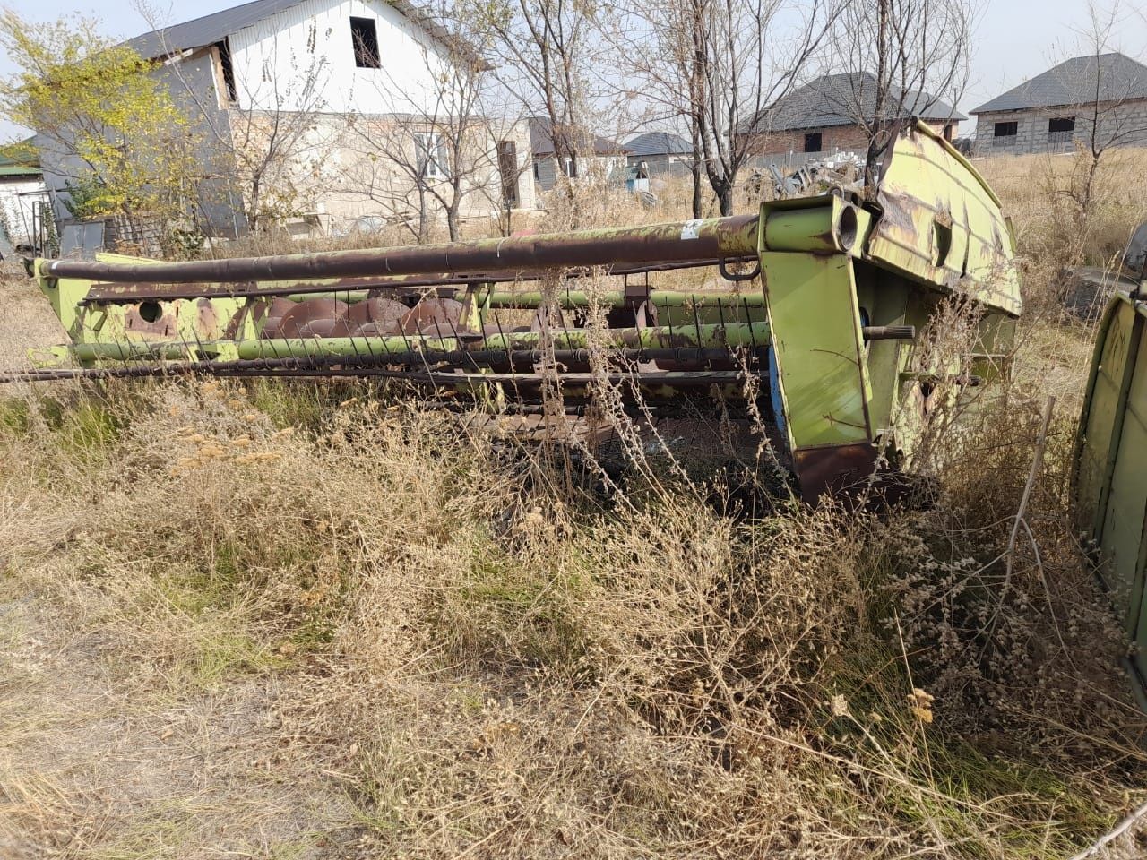 Продам жатку.и волкооборачиватель срочно