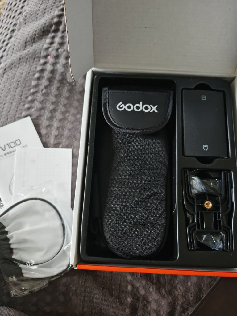Вспышка Godox V100 Flash для Canon