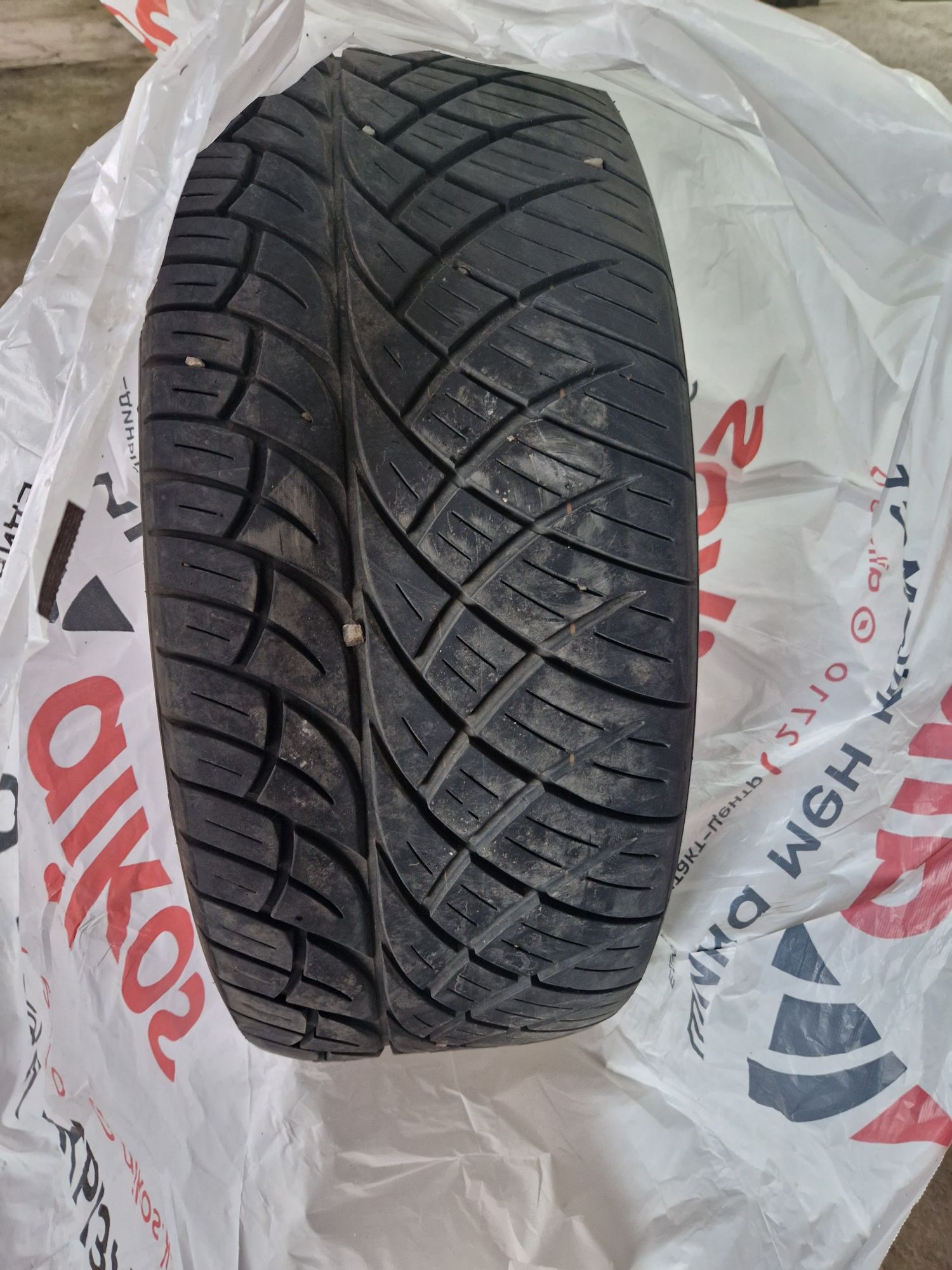 Продам шины от лексус 570