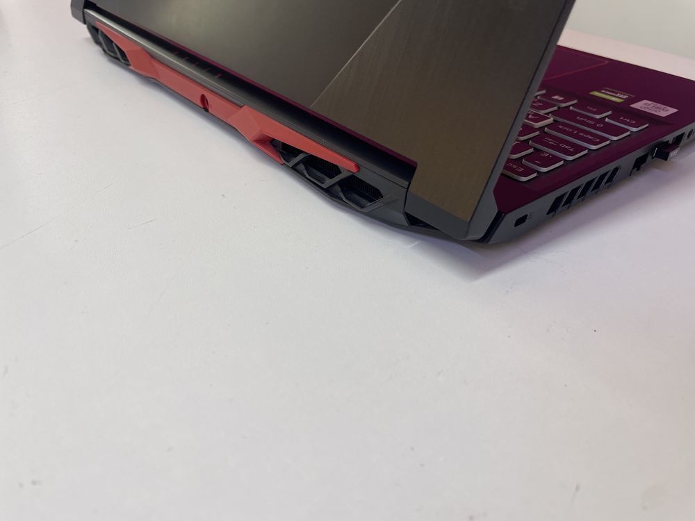 Продам ноутбук игровой ACER NITRO 5