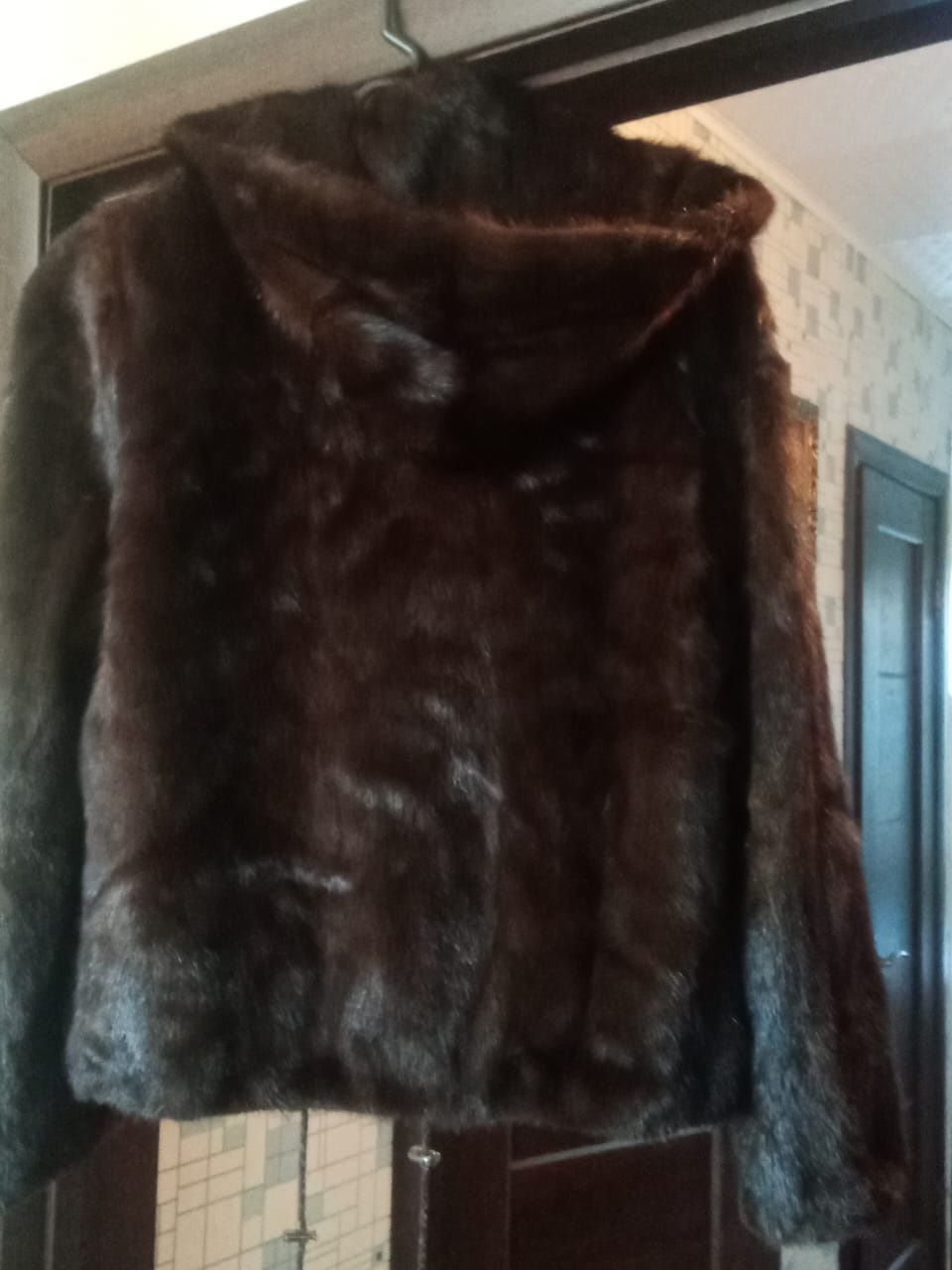 Продам шубы б/у в хорошем состоянии
