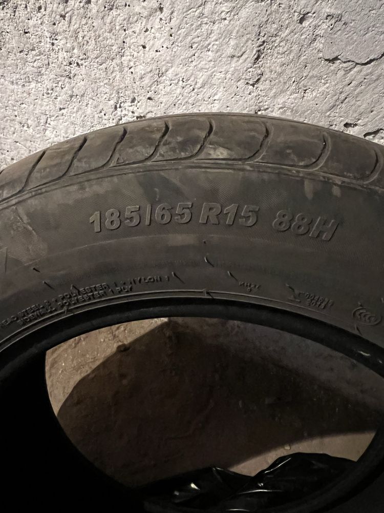Продам Комплект шин