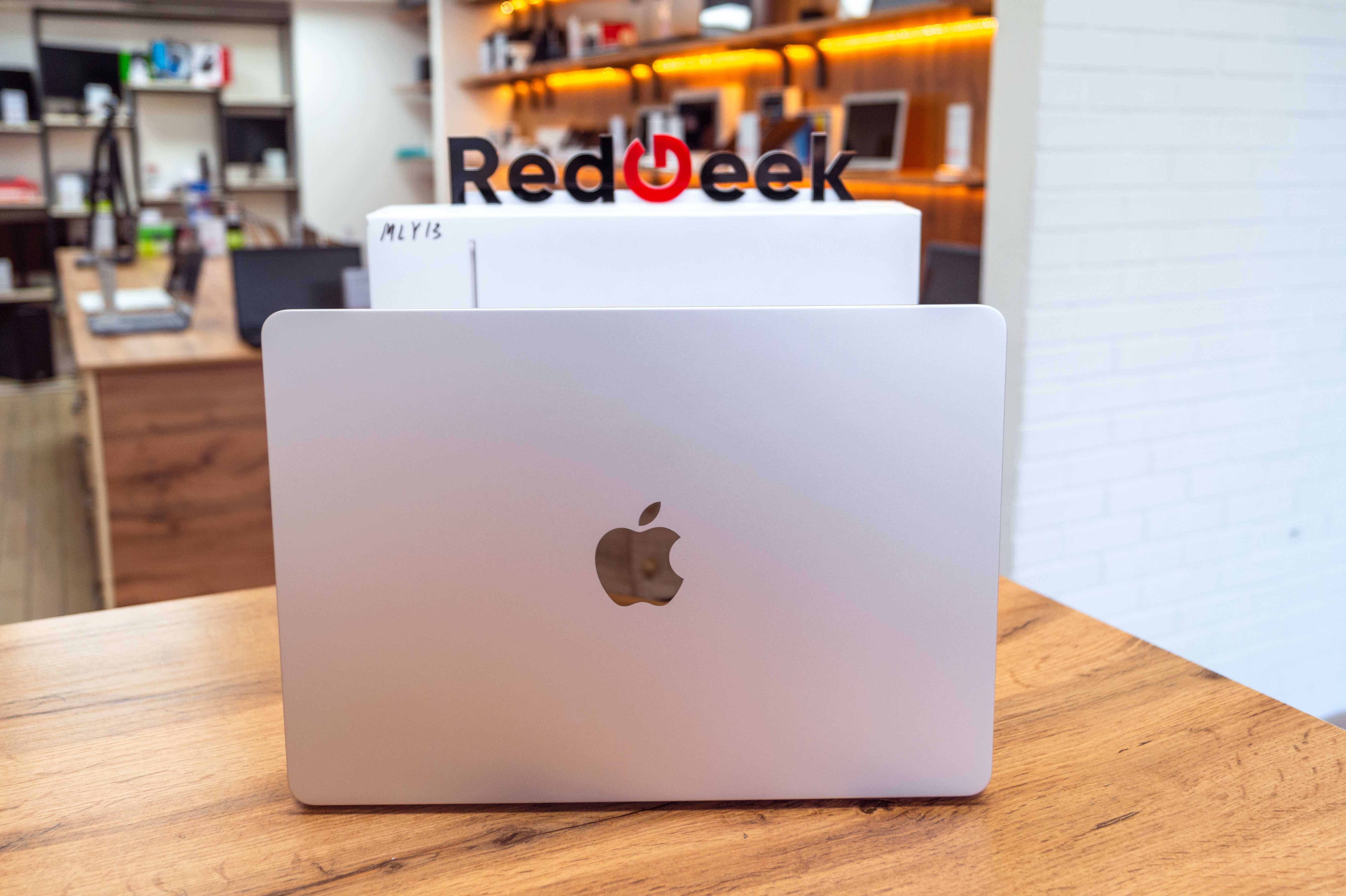 MacBook Air 13.6" | M2| 8GB/256GB |Магазин Red Geek