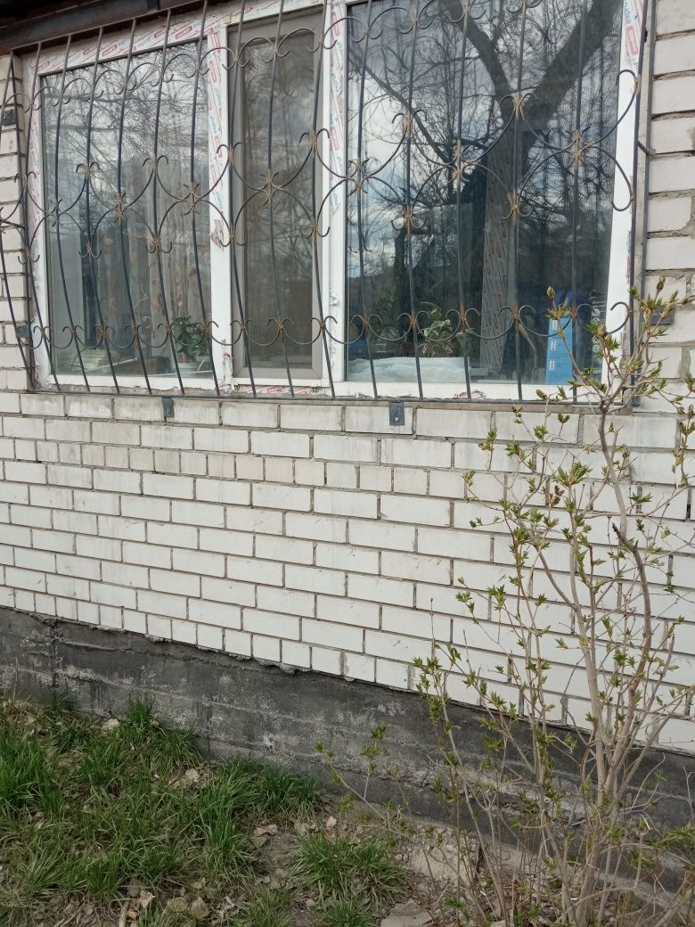 Прөдам 3-комнатное квартира.Пластиковый окна,входная дверь железная.
