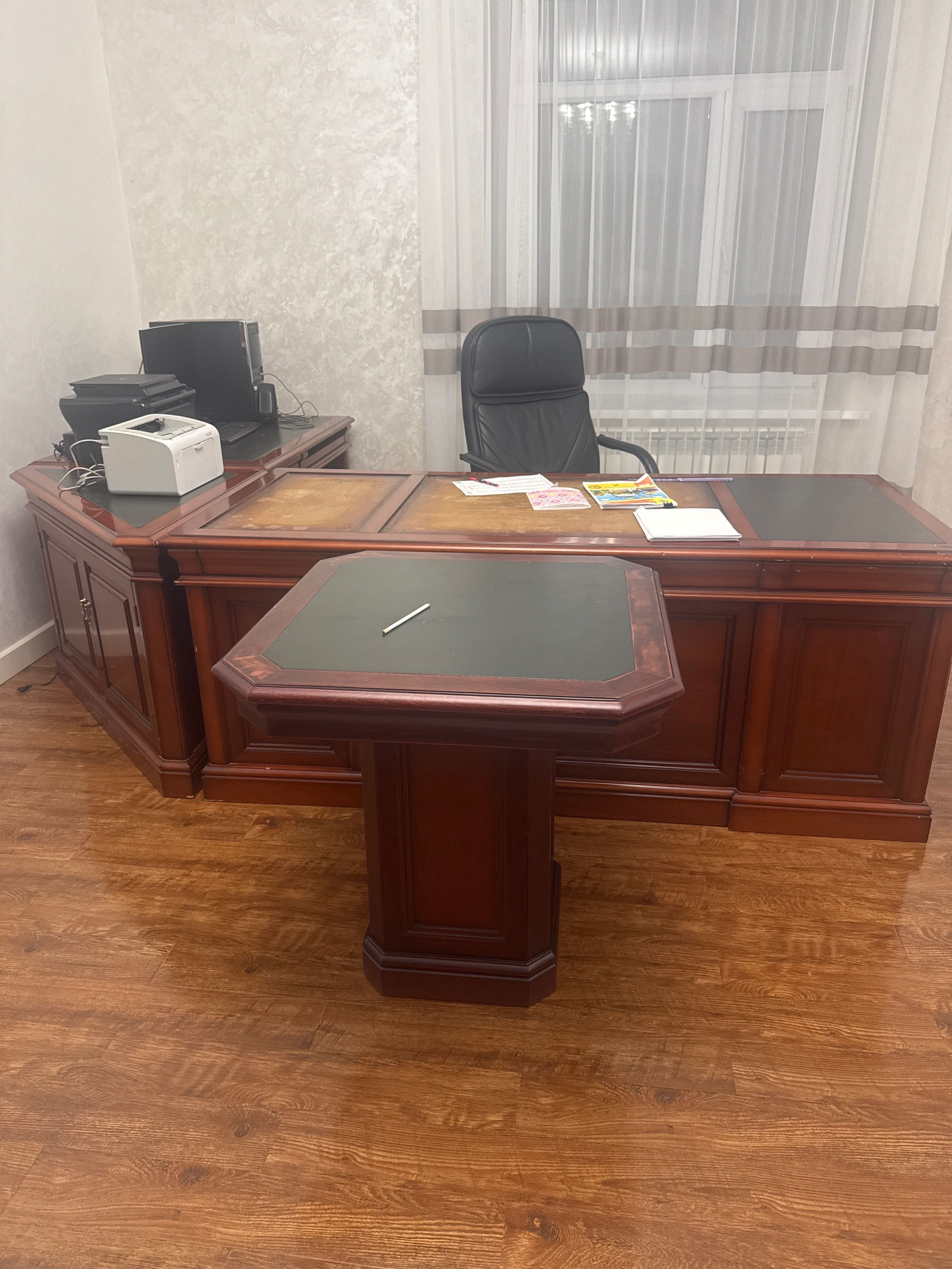 Продаю рабочий кабинет