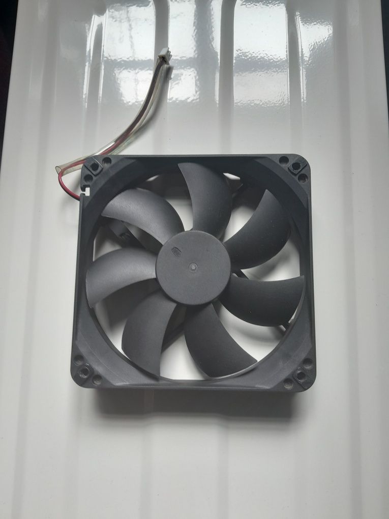 Кулер Вентилятор для корпуса компьютера 12V подойдёт для других целей
