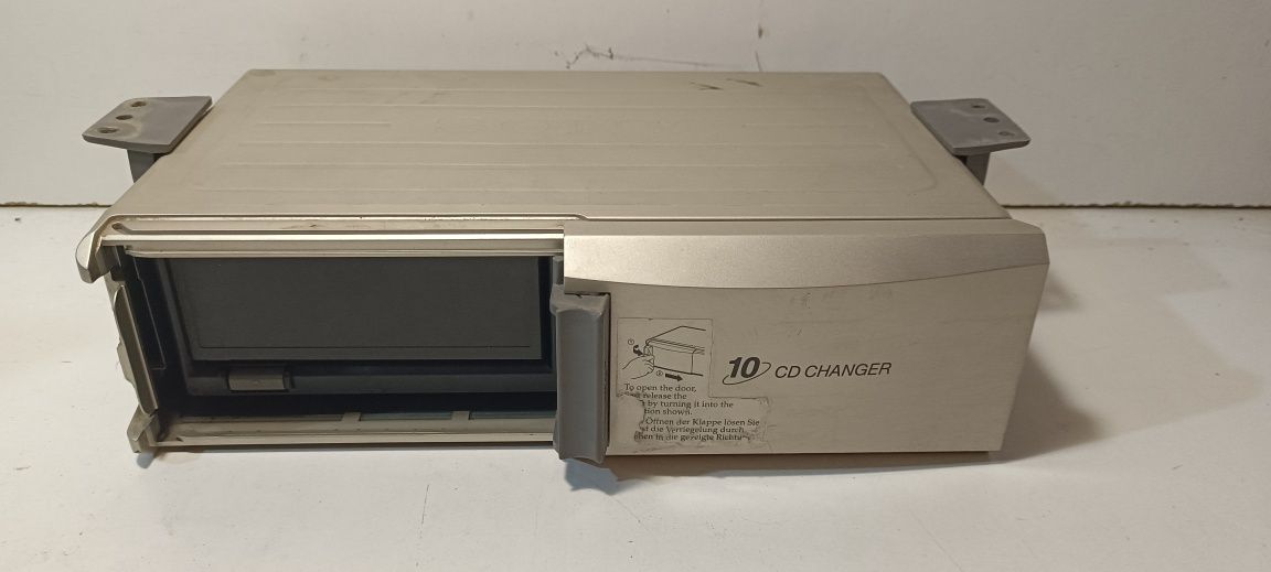 Продам CD CHENGER "SONY" для автомобиля.