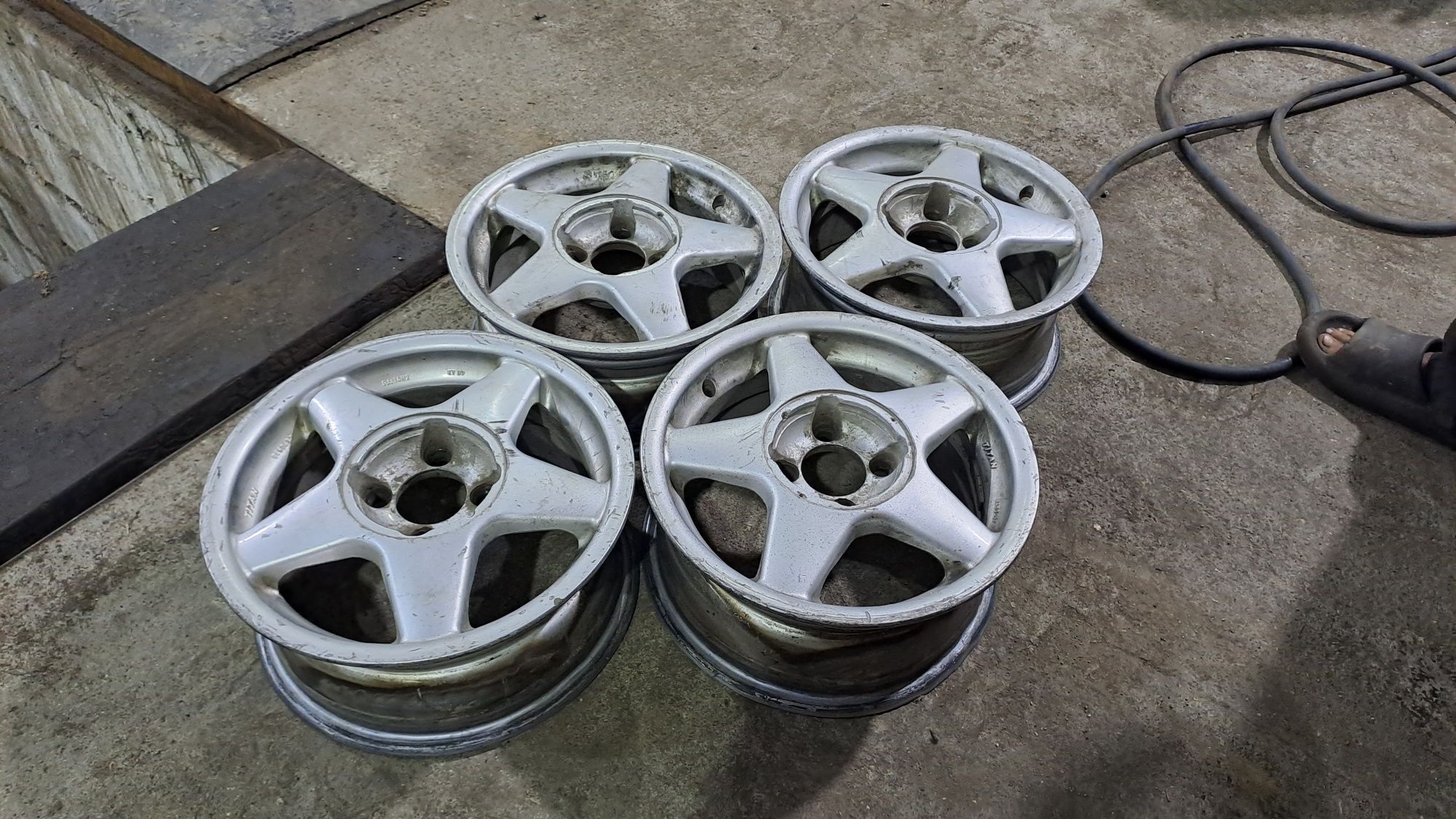 Продам  диски размер на 14