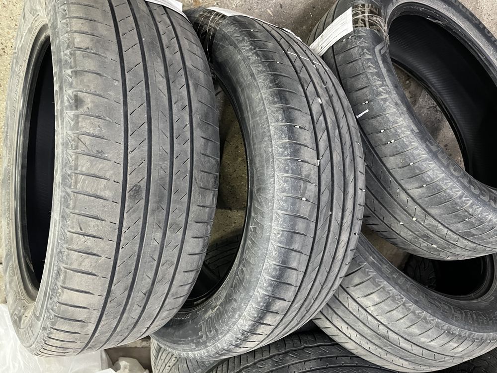 Bridgestone alenza 235x55x19