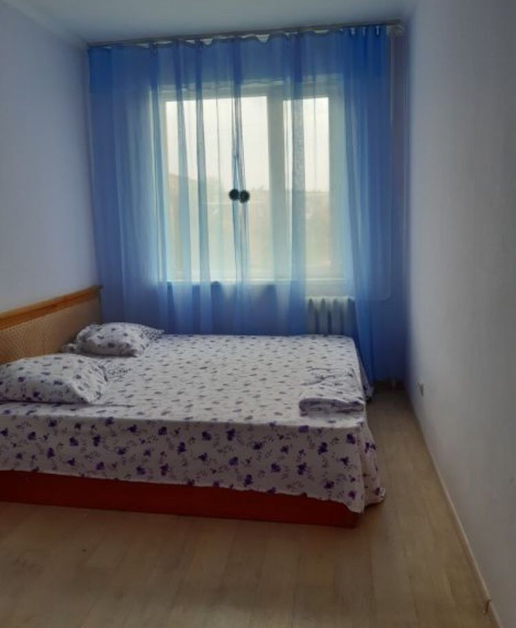 По часам квартира в центре. Актобе  8 мкр,Космос,11 мкр, 12 мкр, Батыс
