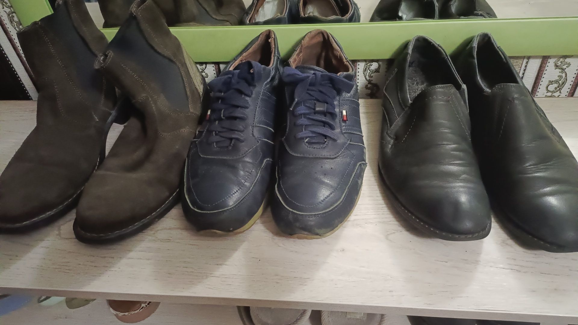 Продам мужские туфли и ботинки