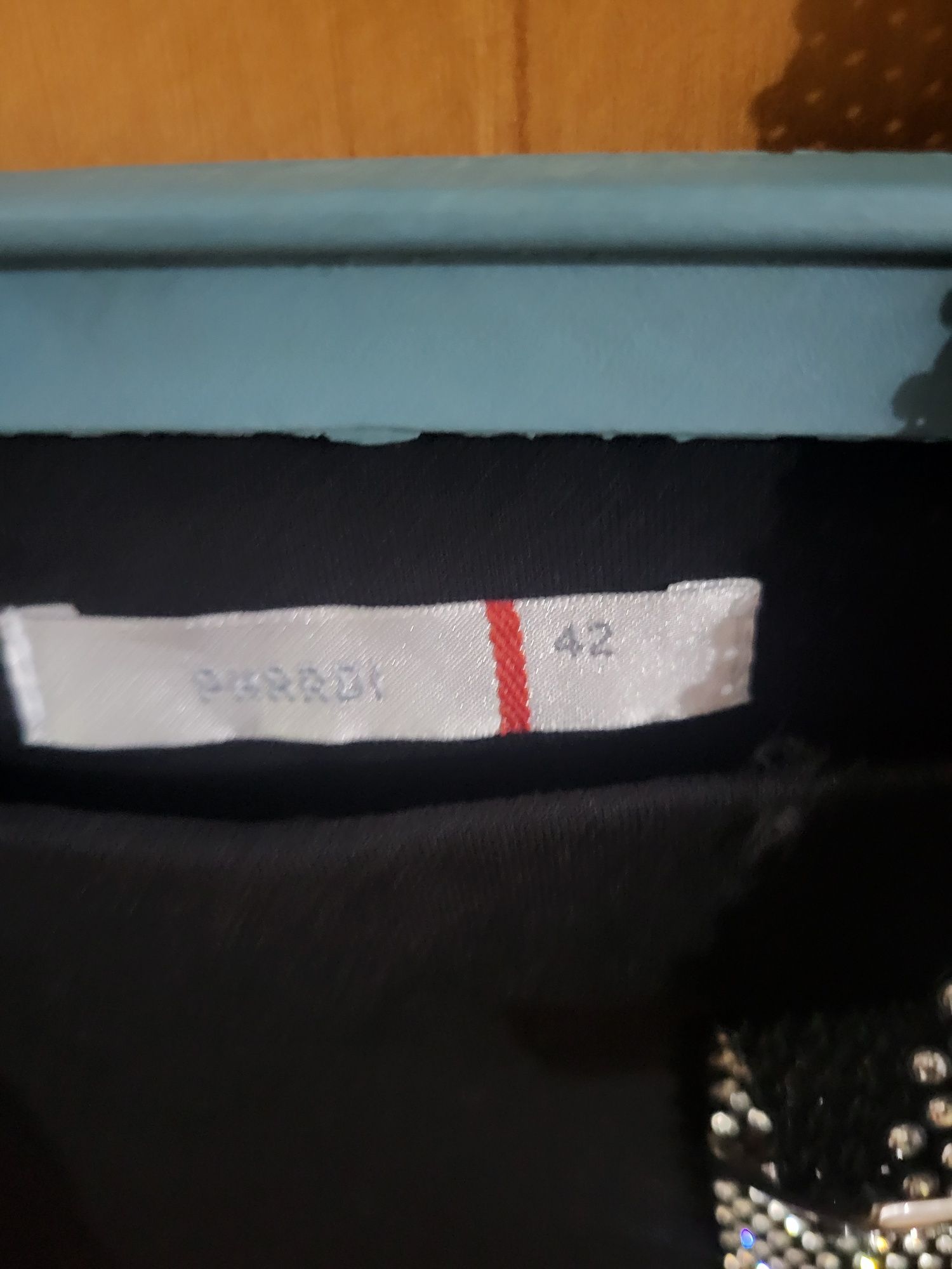 Продам шикарное,стильное женское платье