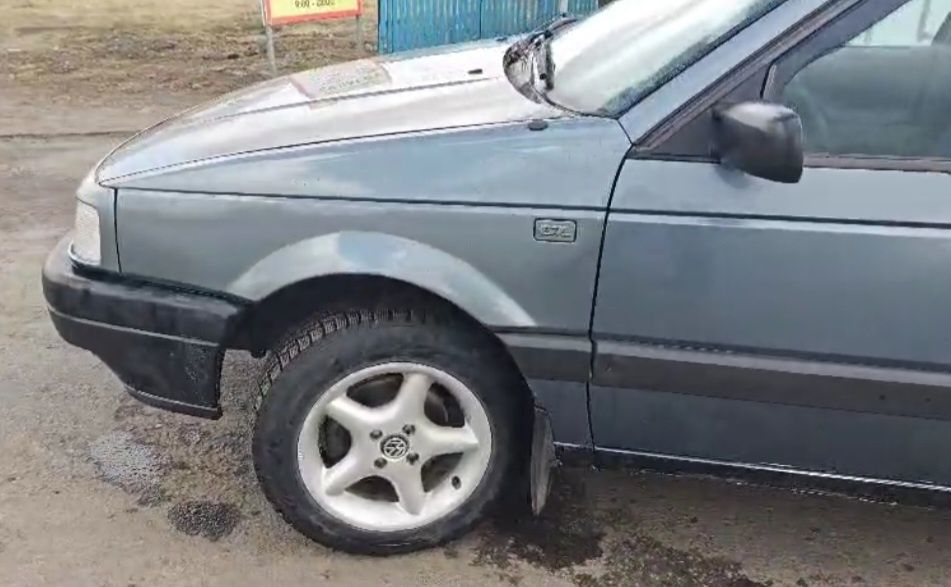 Продам пассат б3 1.8