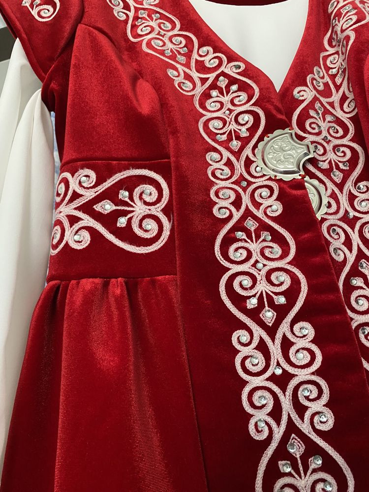 продам платье на сырга салу и кудалыка можно одевать