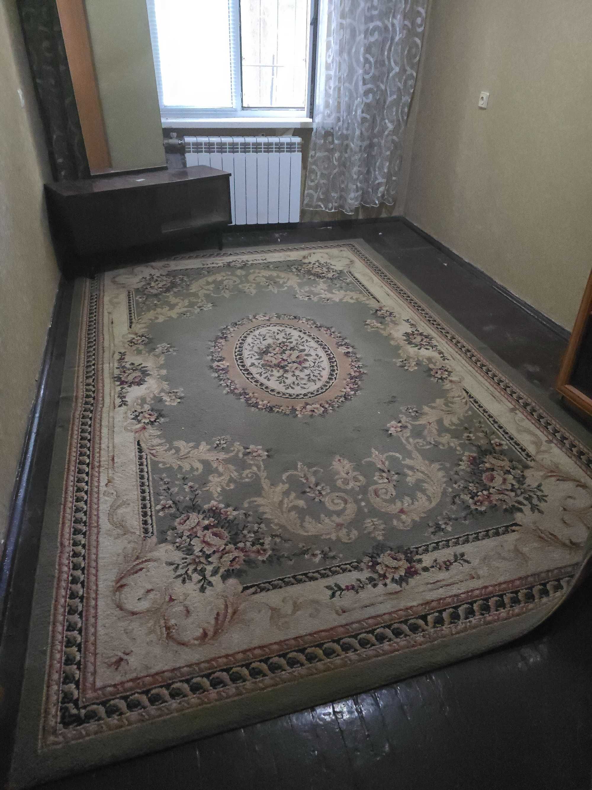 Продам ковер 200×300 в хорошем состоянии