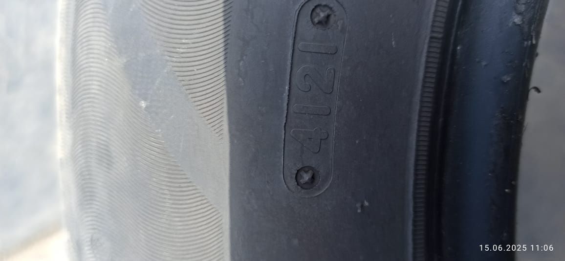 Продам шины б/у 215/65/16