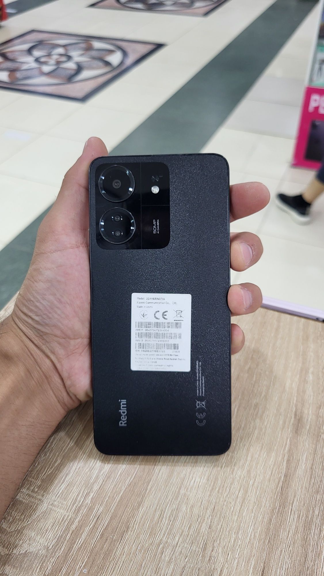 В хорошем состояний Redmi 13c 256гиг