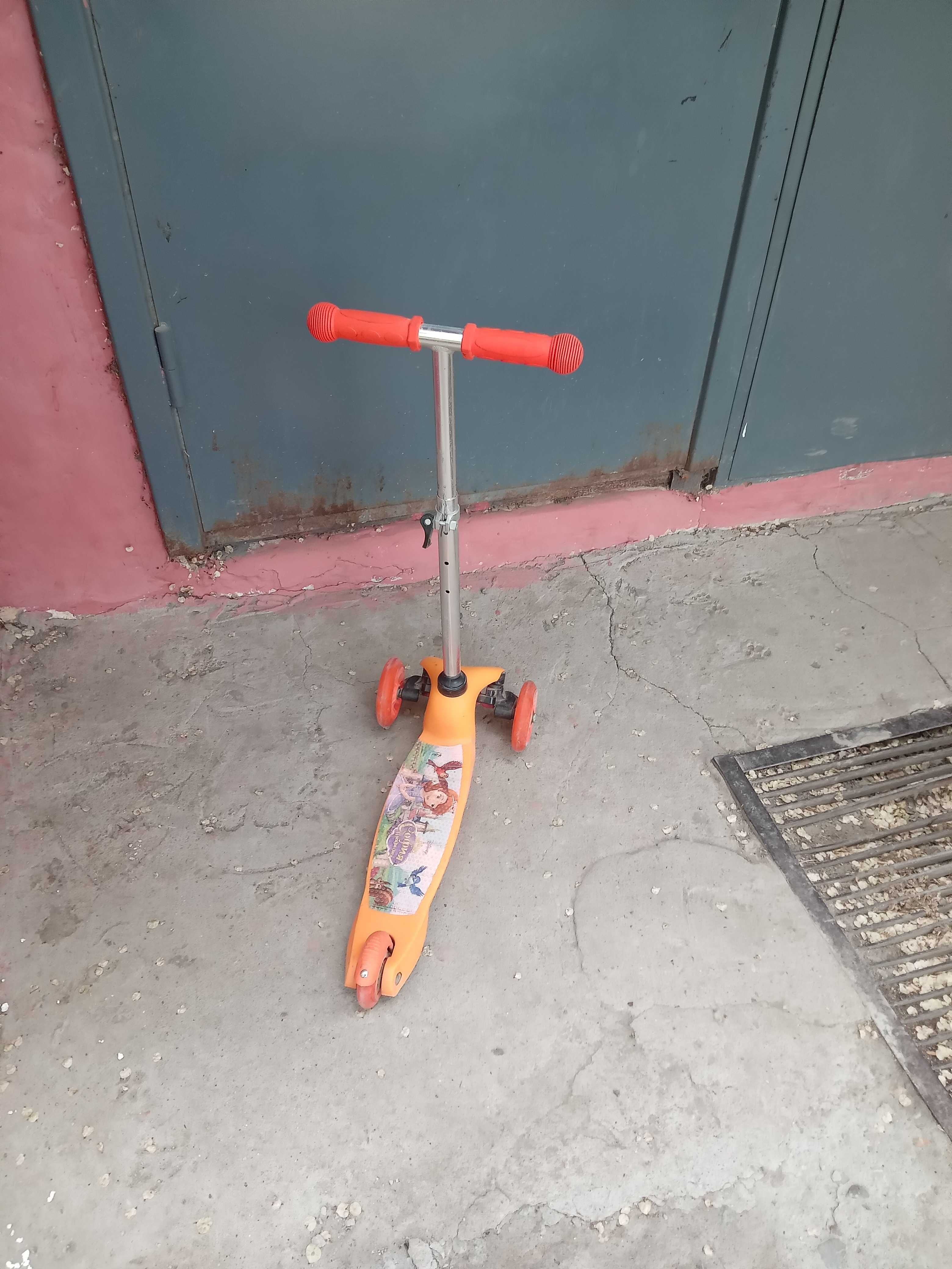 Продам детский самокат