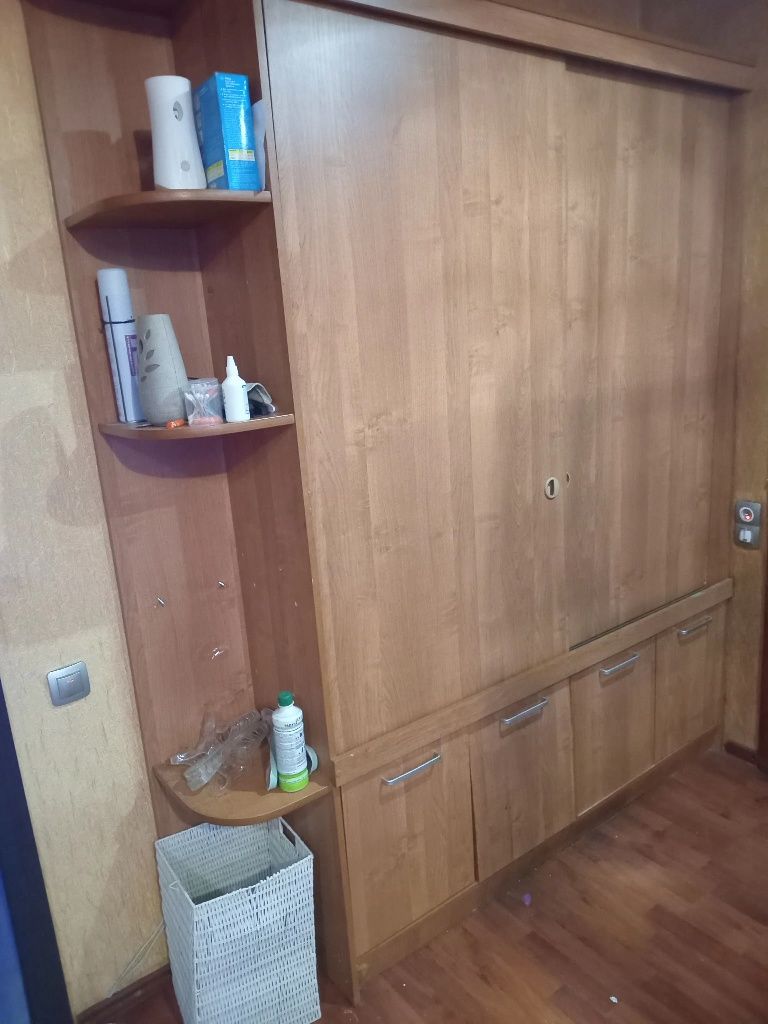 Продам недорого прихожую
