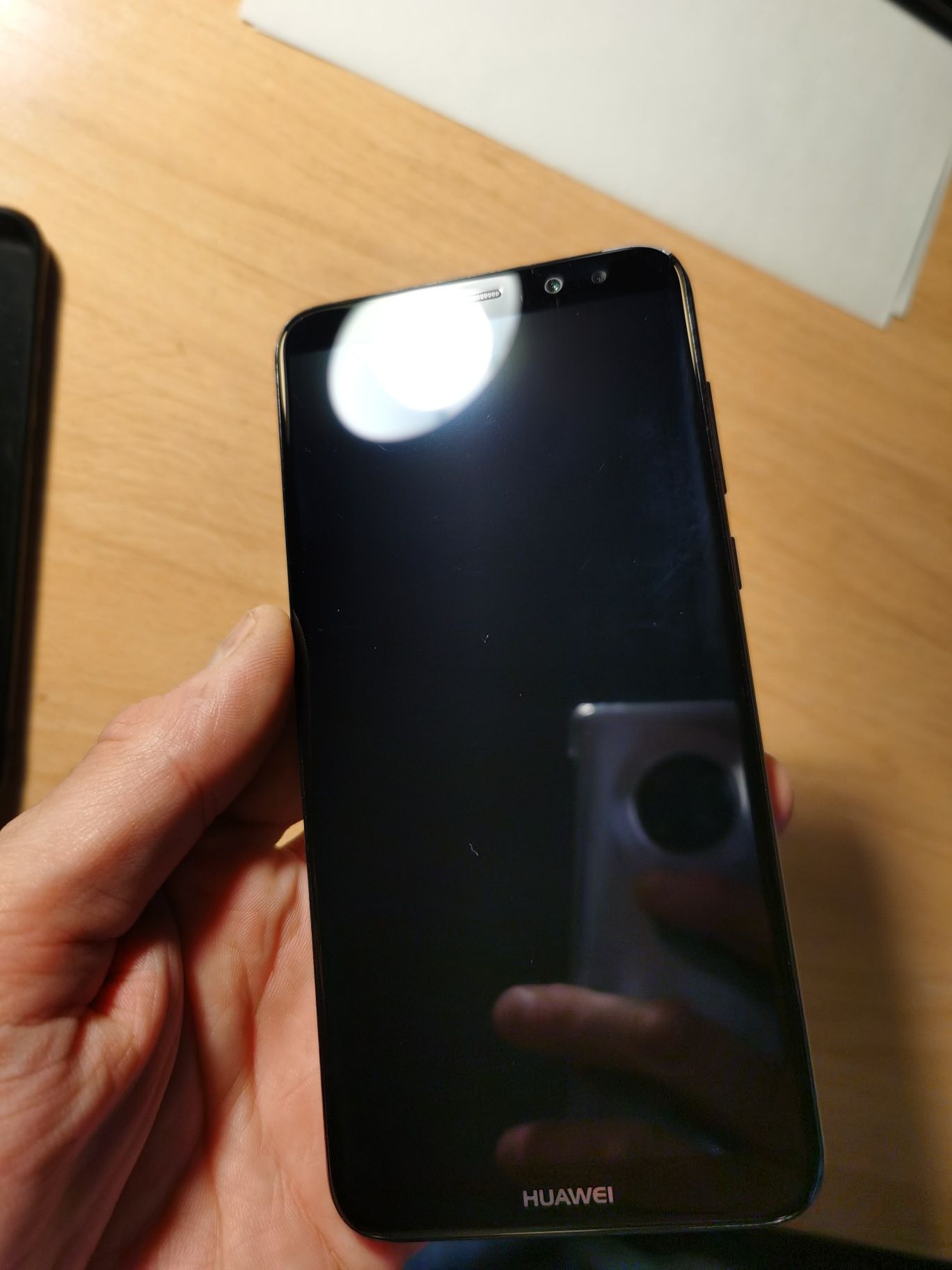 Huawei Mate 10 lite не включается