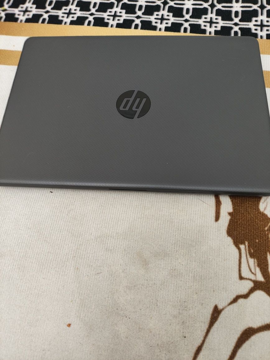 Продам Ноутбук HP 240 Core i5 1035G1