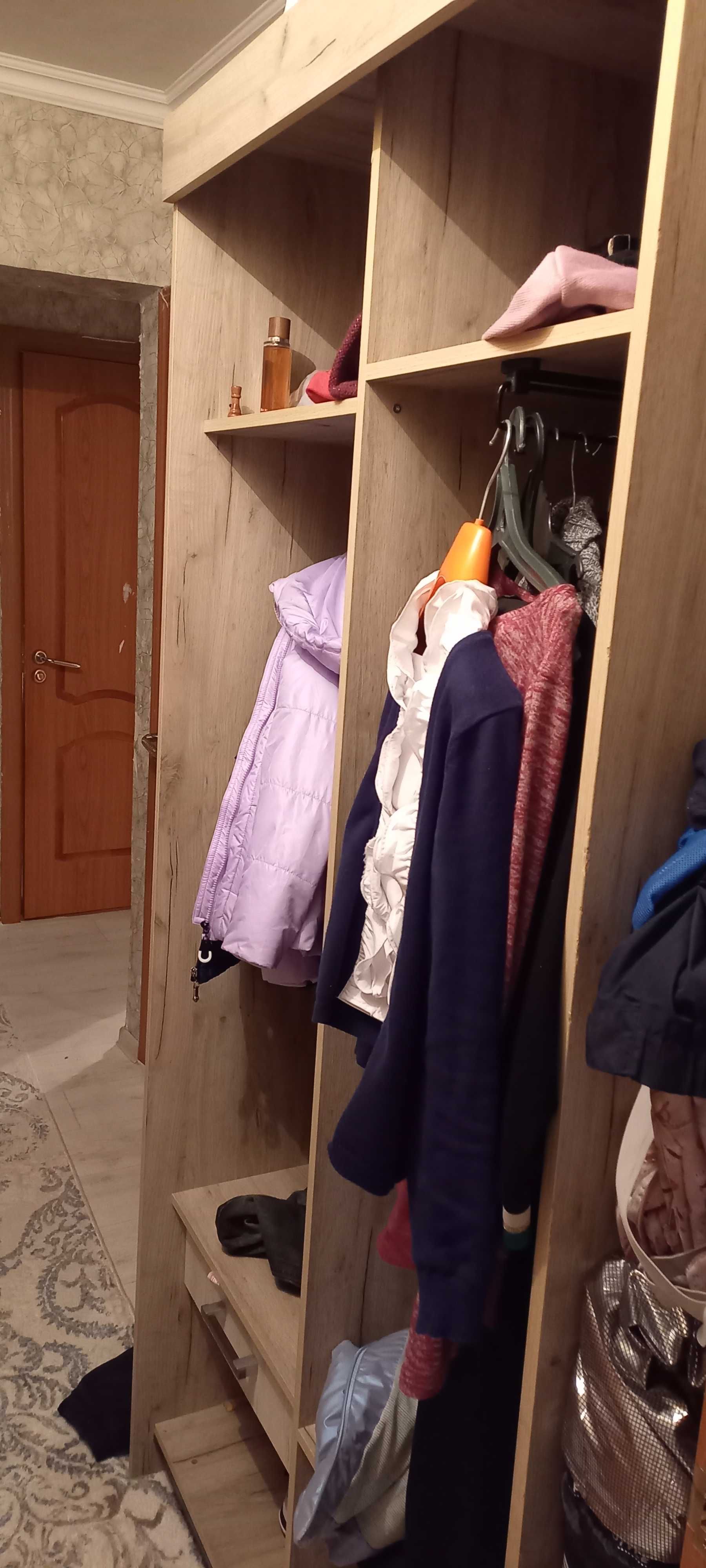Продам прихожую в хорошем состояний
