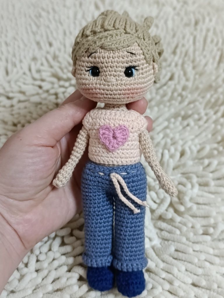 Кукла связанная крючком hand made