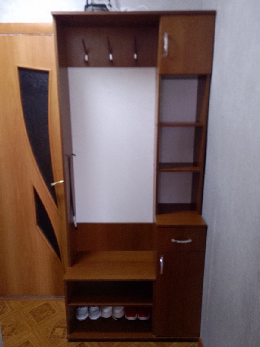 Продам прихожку.