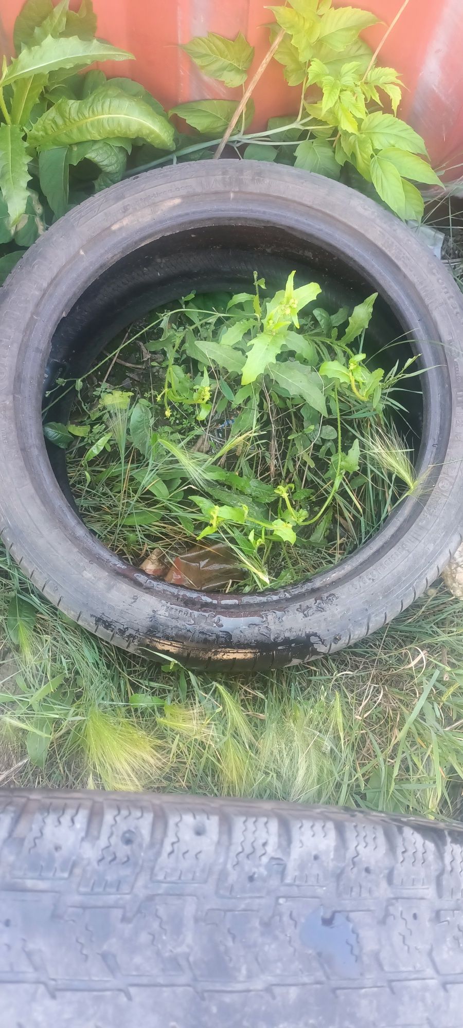 235/40/ r18.  Continental