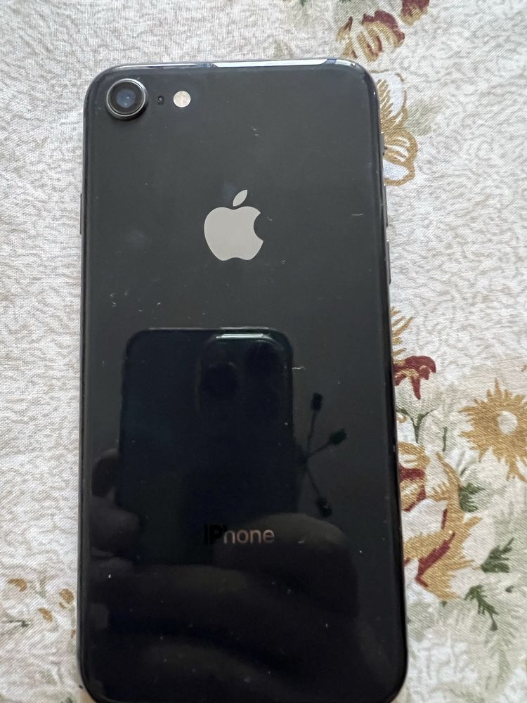 Продам iphone 8!!! В идеальном состоянии!!!