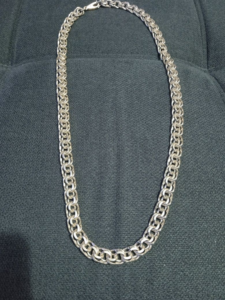 Продам  новую серебряную цепь.
