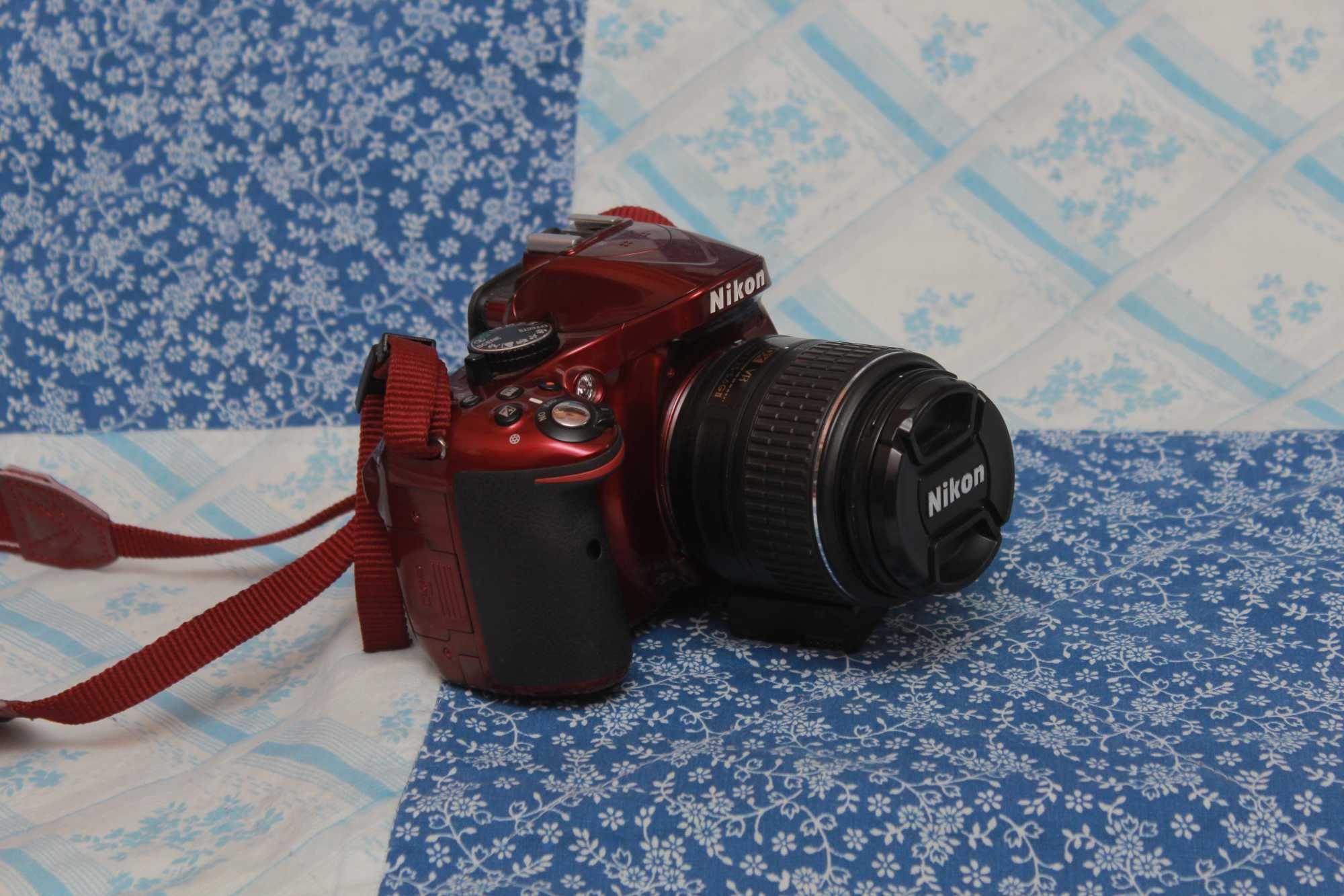 Nikon D5200 в комплекте с 18-55мм.  24Мpix. И все аксессуары.