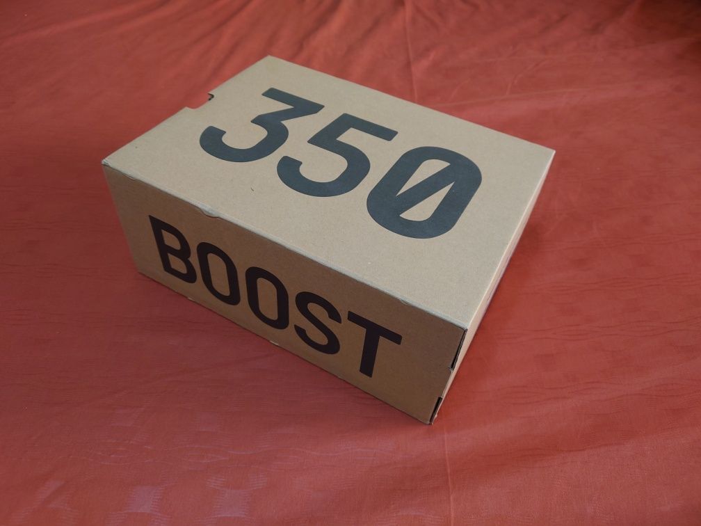 Оригинальные Yeezy 350v2 Mono Mist 37 размер