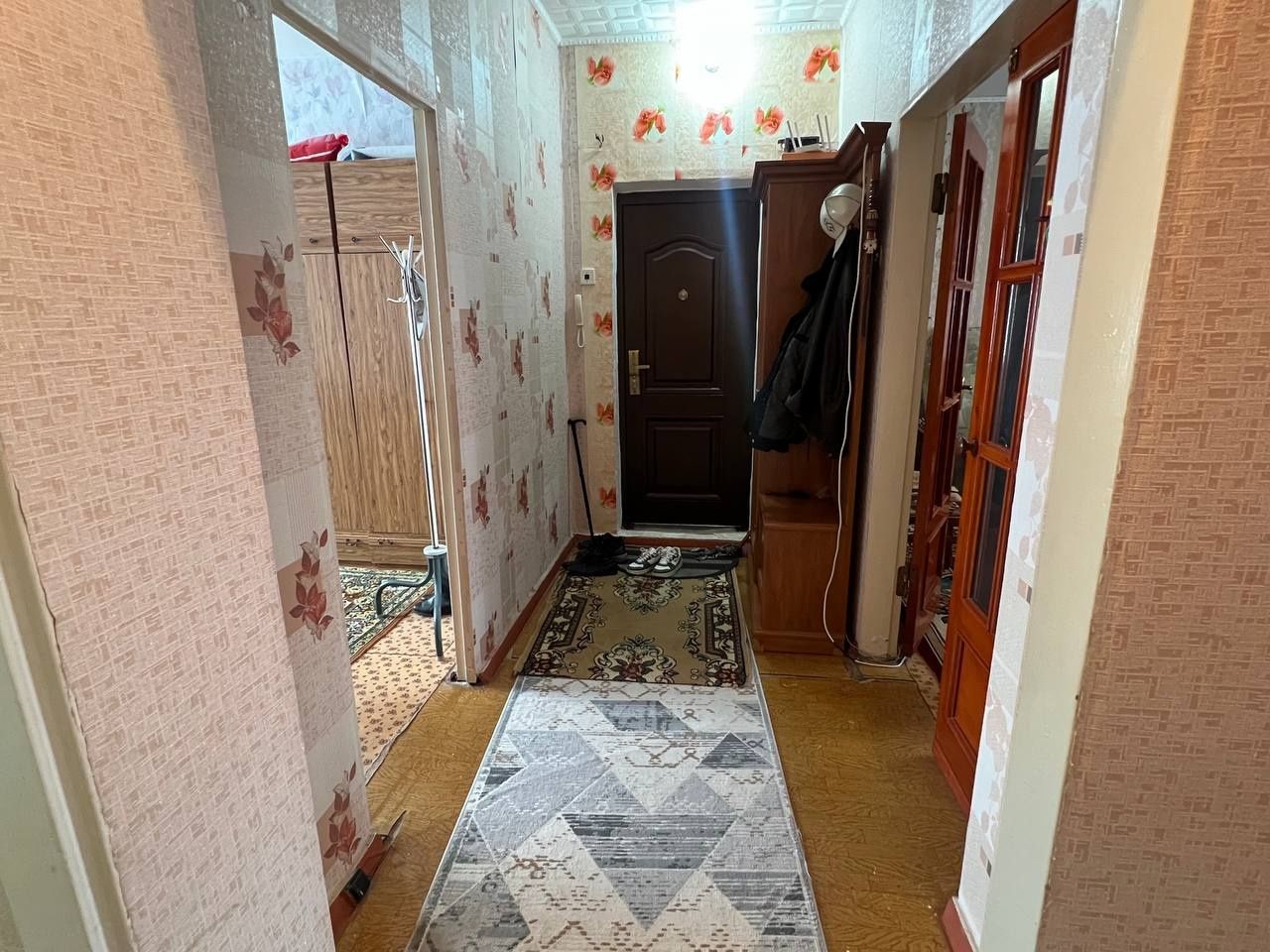 Продаётся или обменяется 4х комнатная лен.пр. Абая 65 на 5 этаже