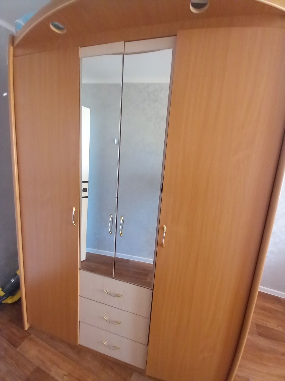 Продам шкаф для спальни