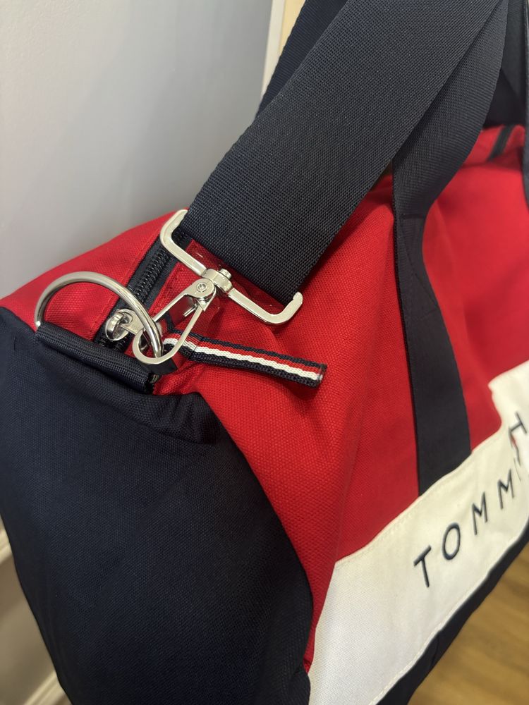 Сумка спортивная tommy hilfiger