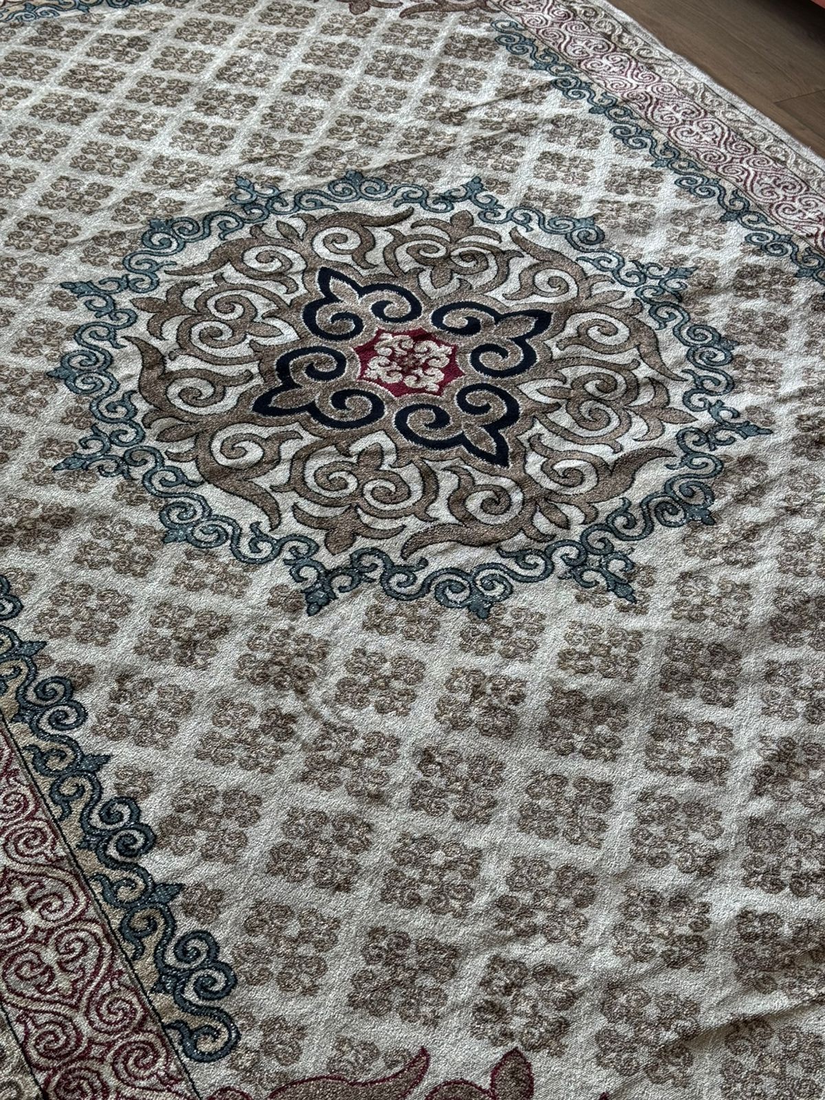 Продается ковер 2×3м