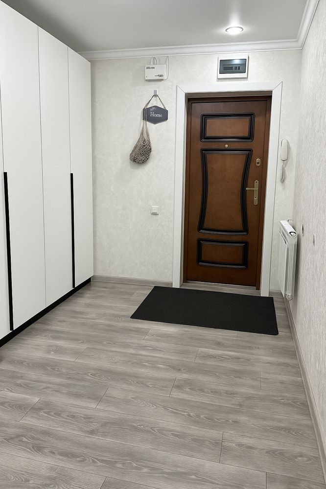 Продам трехкомнатную квартиру