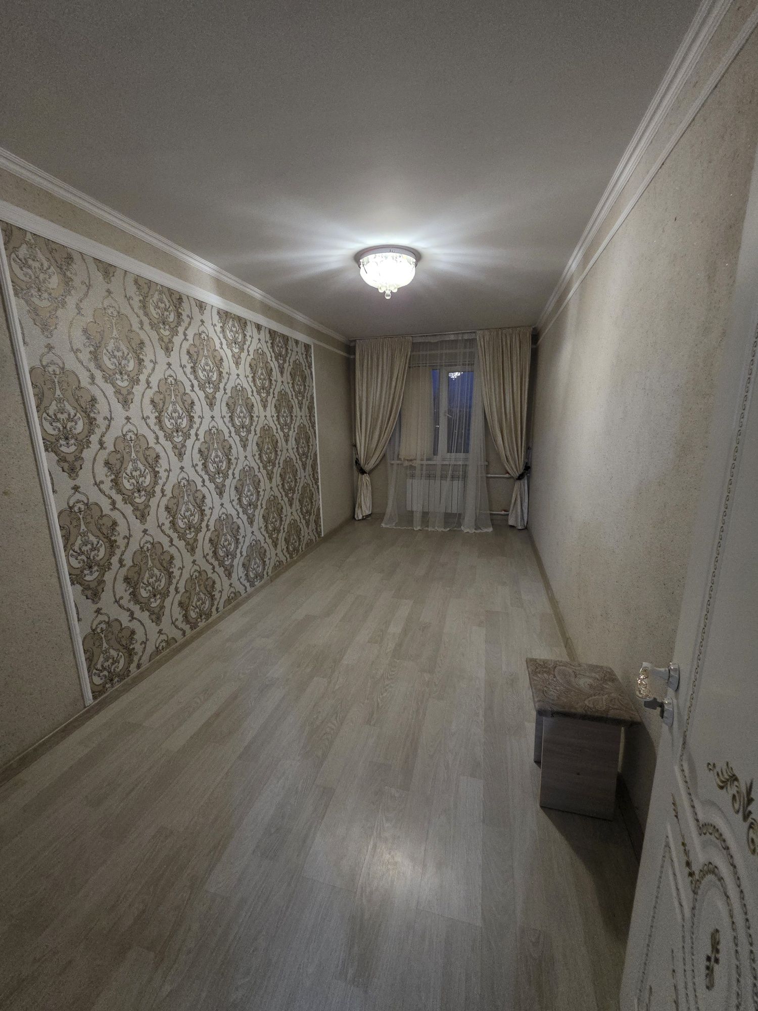 Продам 3х комнатная квартира 4 этаж. Гагарина Республика