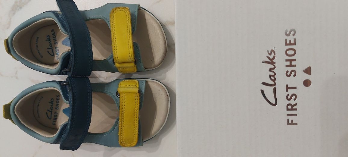 Брендовые сандалии Clarks размер 21 кожа