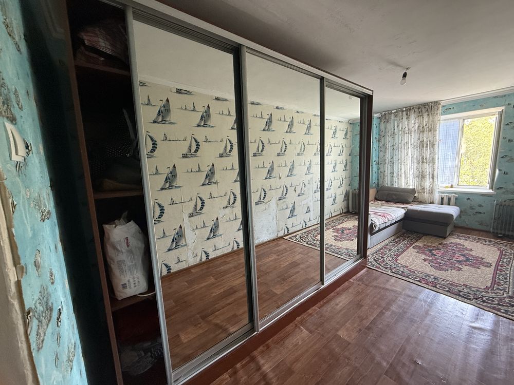 Продается шифоньер купэ